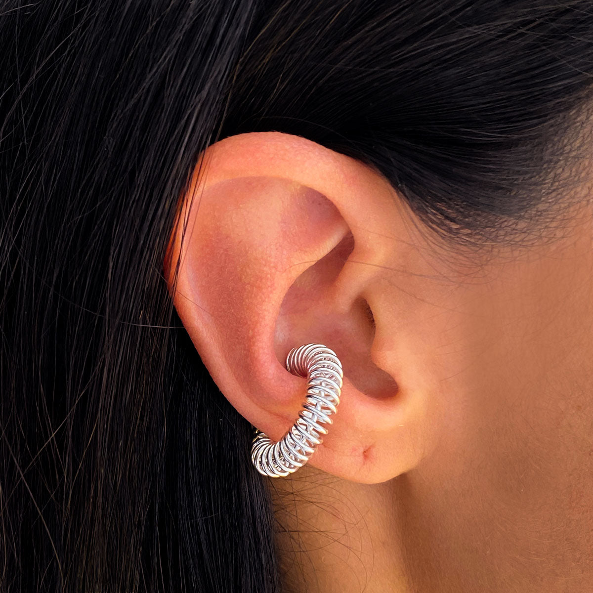 ear cuff plata resorte minimalista ana buendia