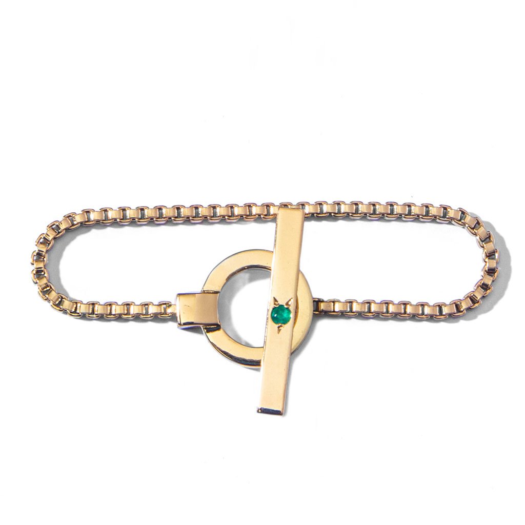 pulsera plata baño en oro esset minimalista con esmeralda colomniana ana buendia