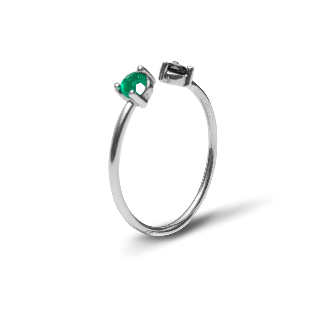 anillo abierto de plata con esmeralda colombiana joyeria