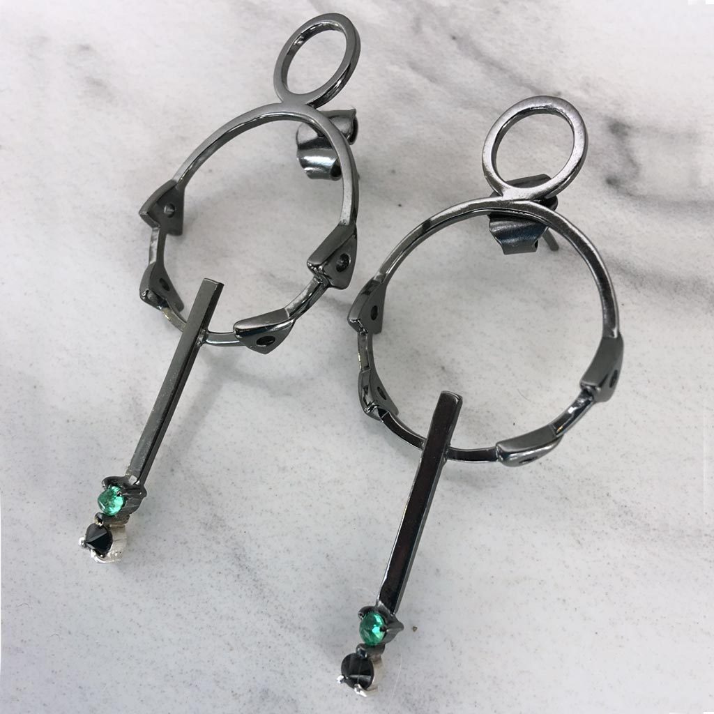 arete plata baño negro hecho a mano en colombia esmeraldas colombianas