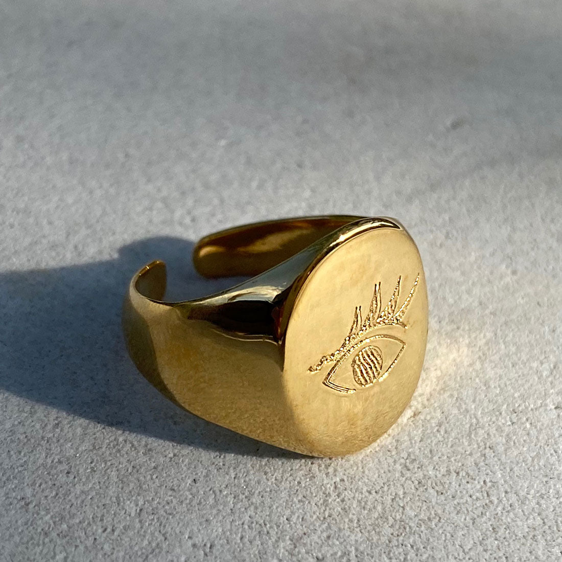 anillo ojo dorado signet grande