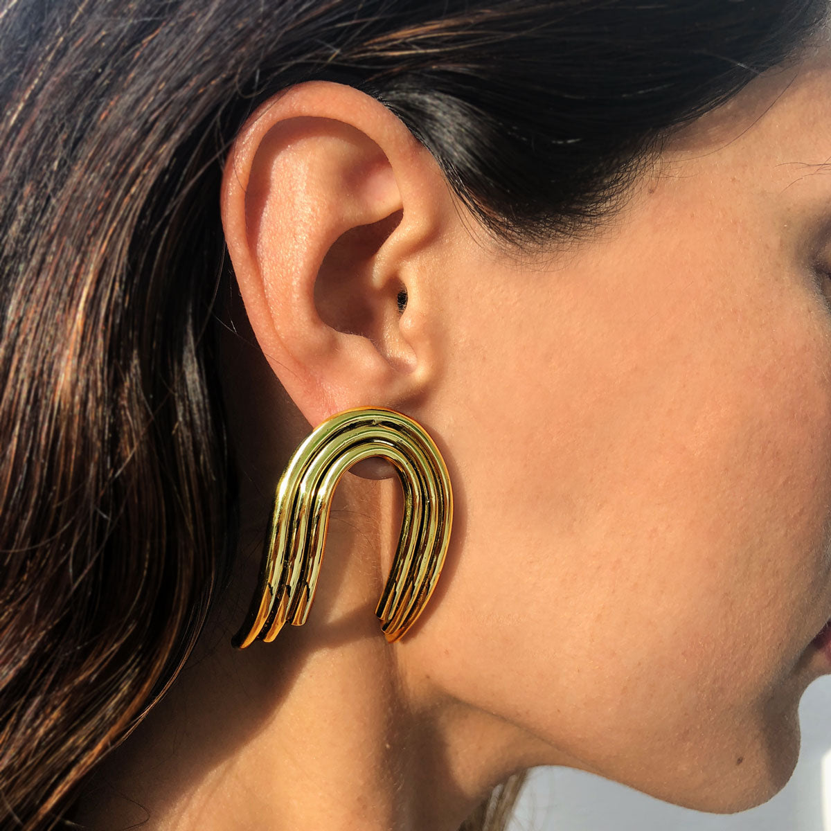 Aretes retro minimalistas oro 24k joyas colombianas ana buendia