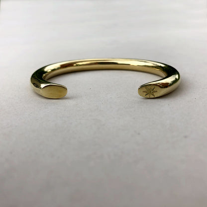 pulsera-aro-dorada-oro-minimalista-ana-buendia-jewelry