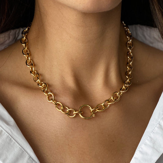 cadena gruesa dorada ana buendia diseñadores colombianos joyas misticas