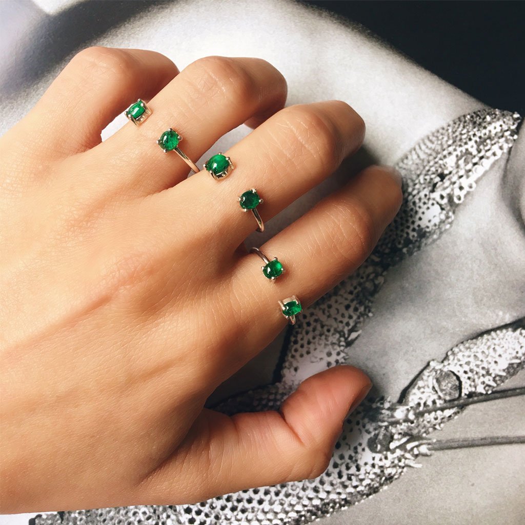 anillo abierto esmeralda colombiana joyas con significado